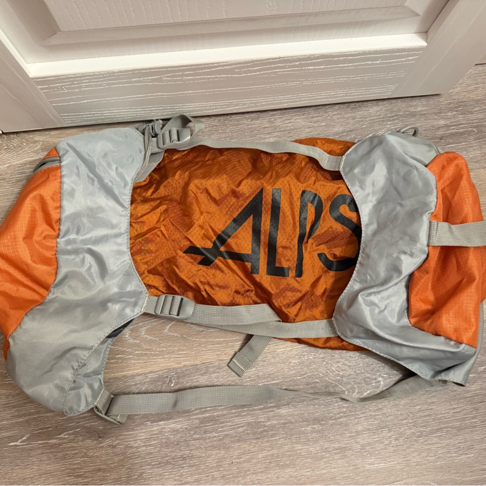 Alps Mountaineering Lightweight Compression Sack
